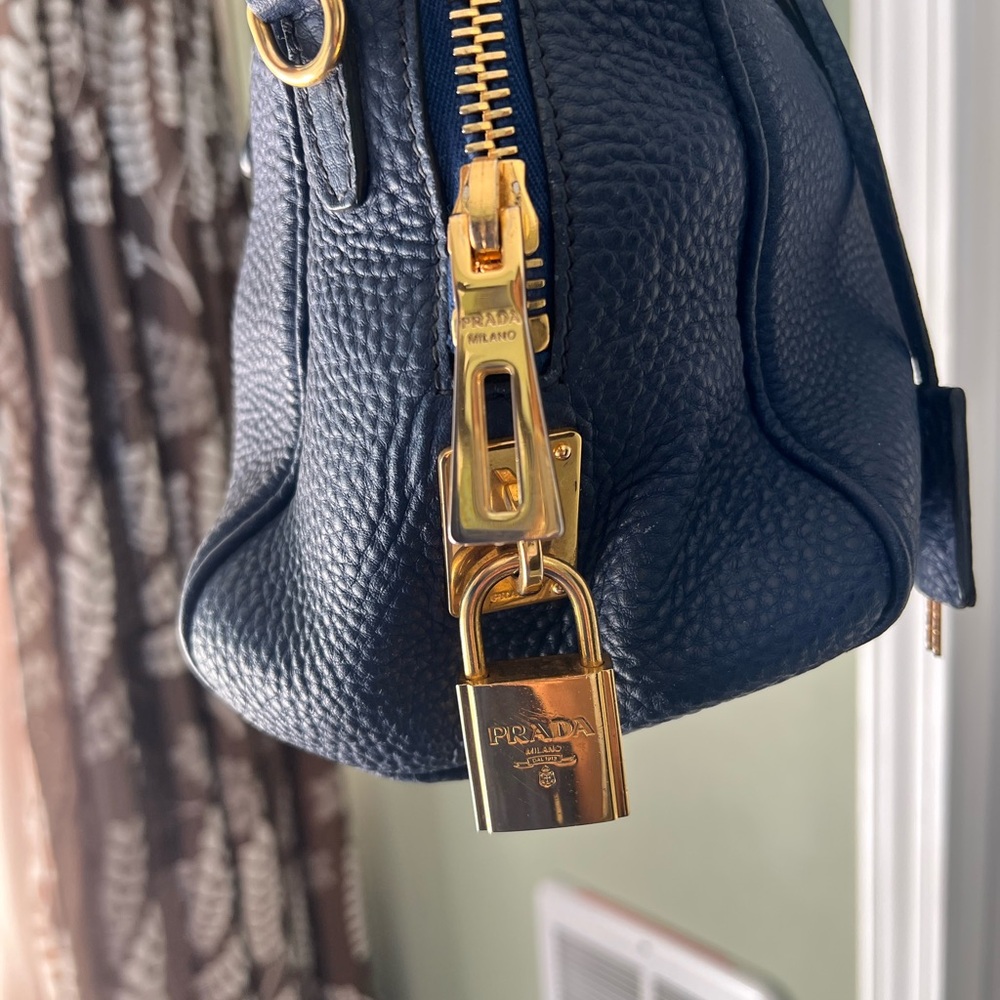 Prada bag - Picture 4 of 11